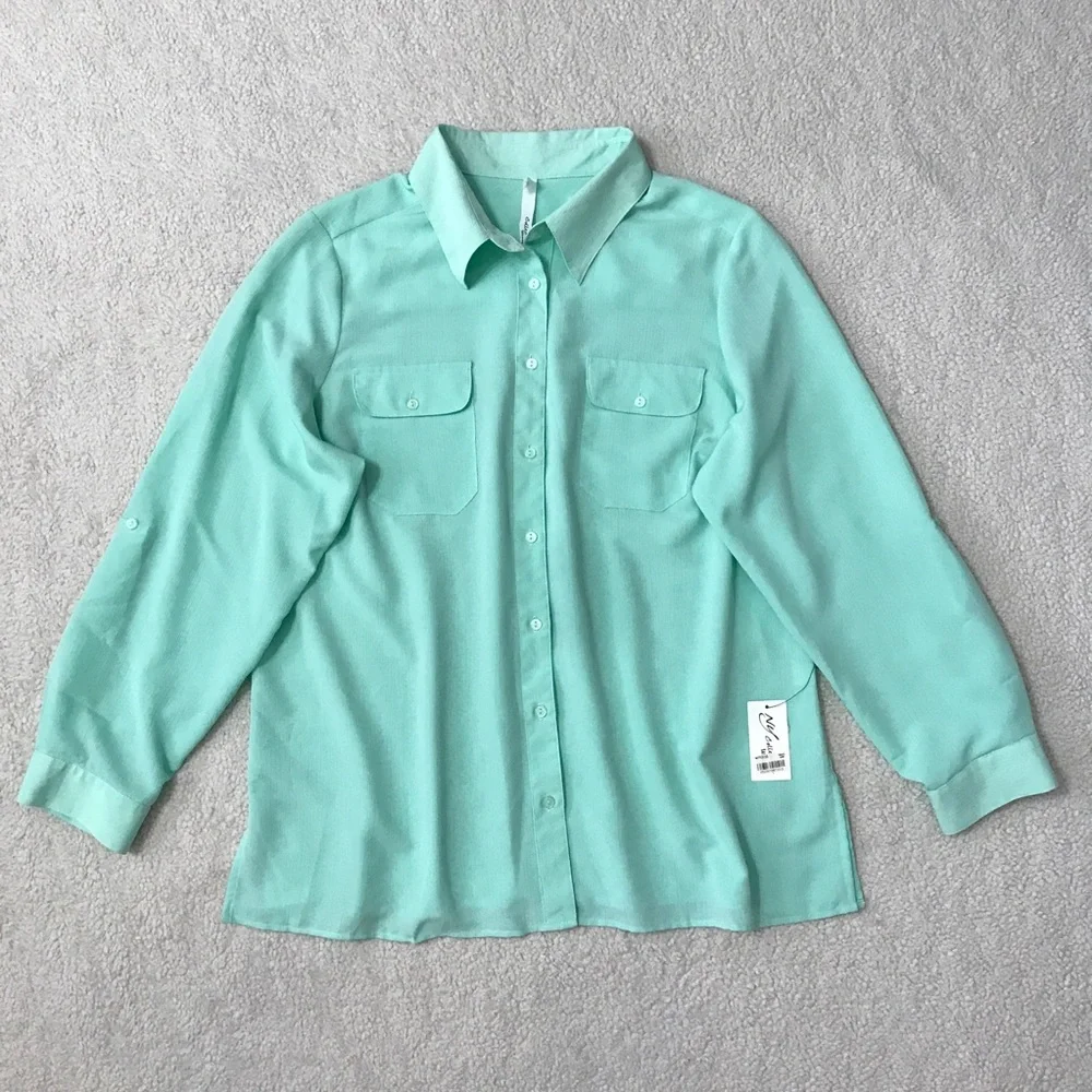 SOLD Mint Green Long Sleeve Top Button Down Blouse Pit to Pit 25" Size 2X 🚨 - Picture 2 of 13